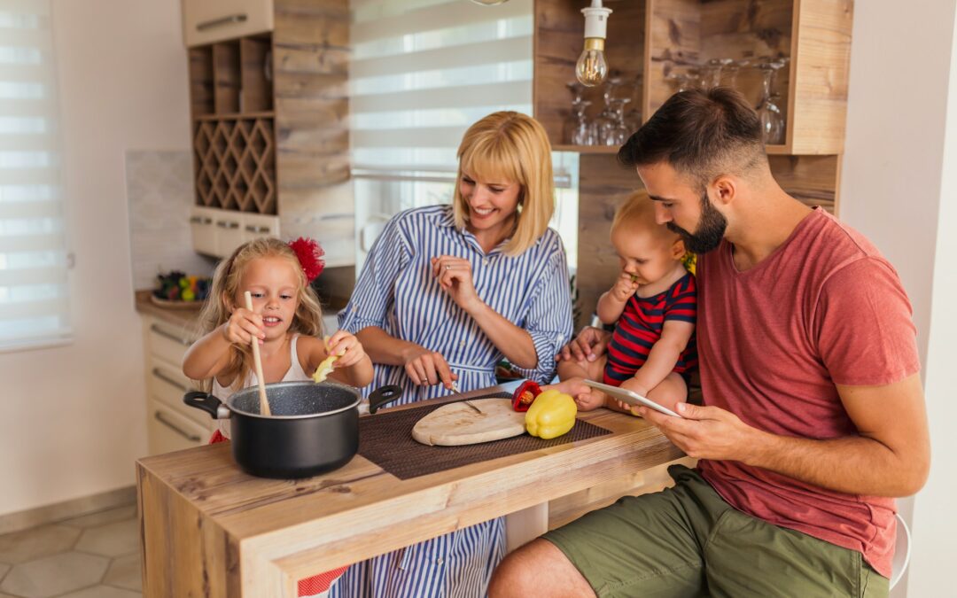 Cuisiner avec des enfant en bas âge