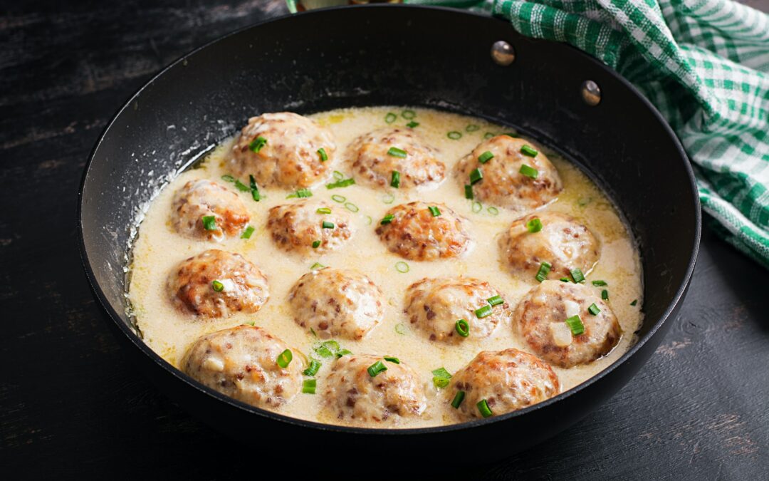 Boulette de viande accompagnée de sauce